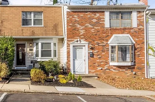 361 Dartmouth Ct Photo 1