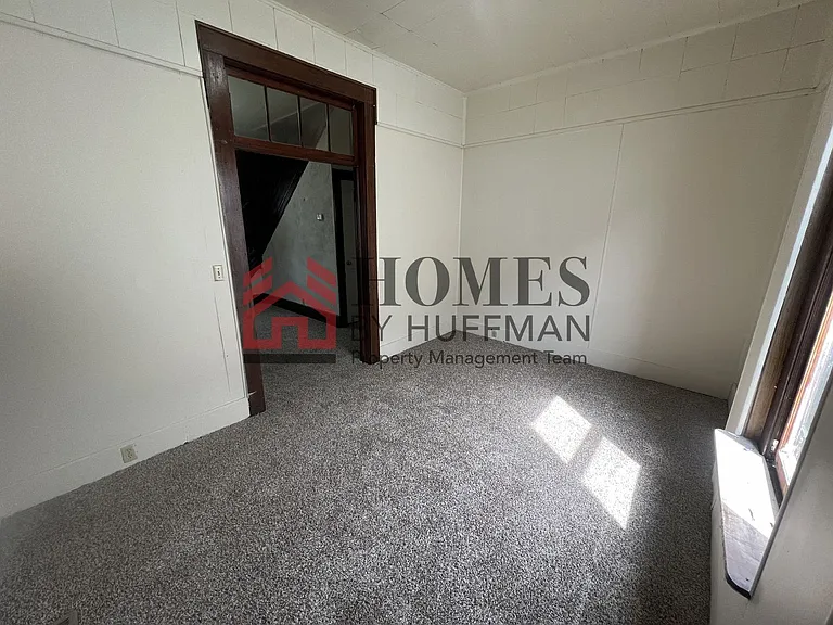 818 South Barker Avenue — Photo 9