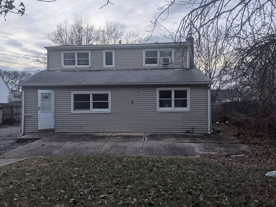 2nd image of 577 Knoll Ct