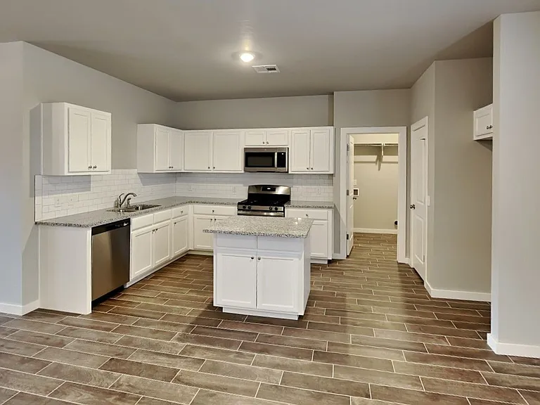12432 Armstrong Dr — Photo 7
