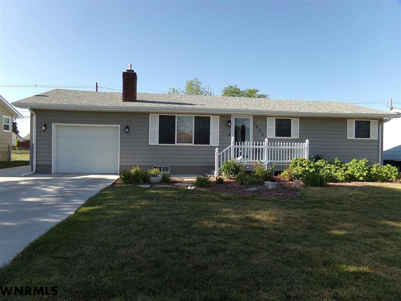 1620 A St, Gering, NE 69341 | Zillow