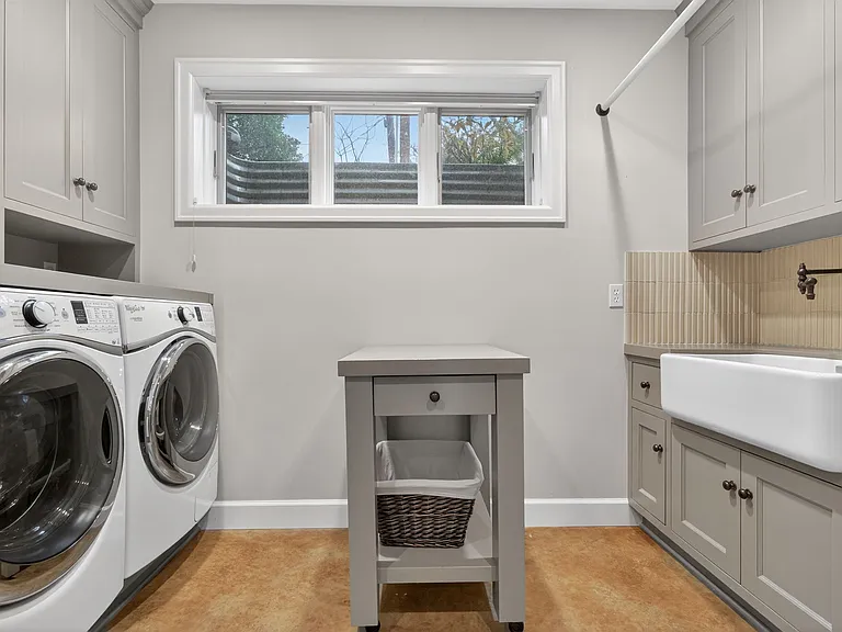 2028 NE Alameda Dr — Photo 14