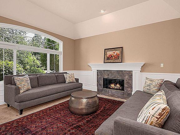 3rd image of 20543 NE 26th St