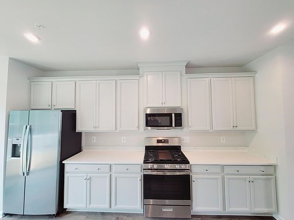 2nd image of 23397 Sugar Pine Ln