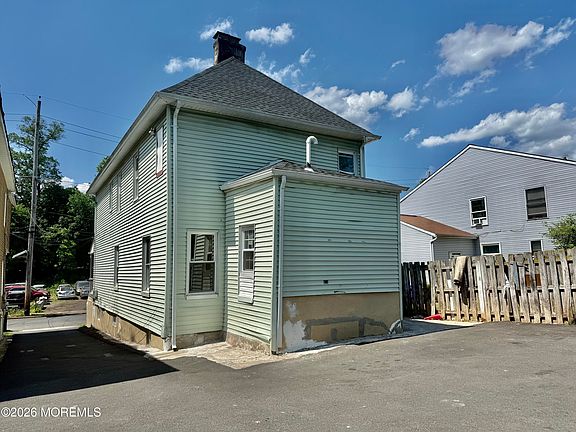 4th image of 659 S 2nd Street