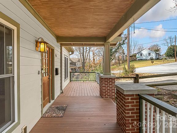 2nd image of 135 Courtland Ave