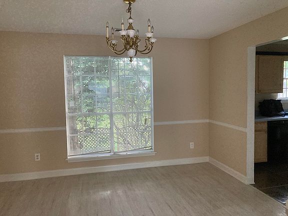 5th image of 6359 Laurel Green Dr