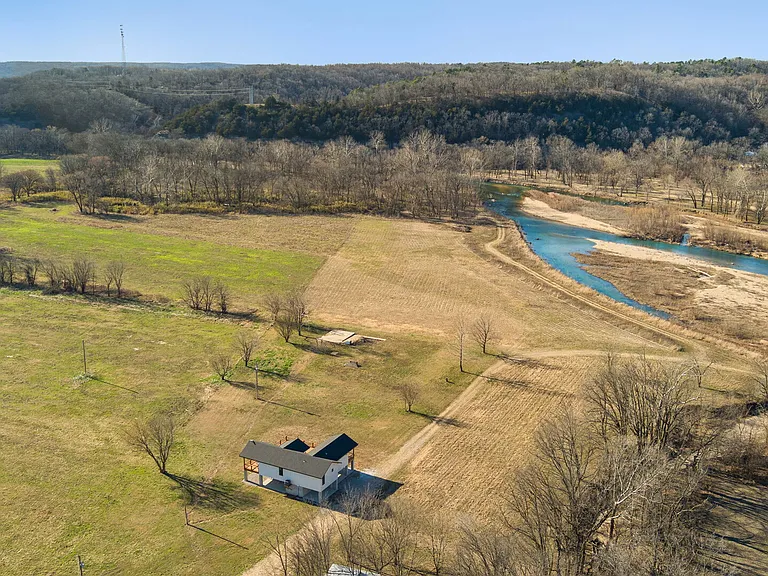 Rivercrest Ln — Photo 27