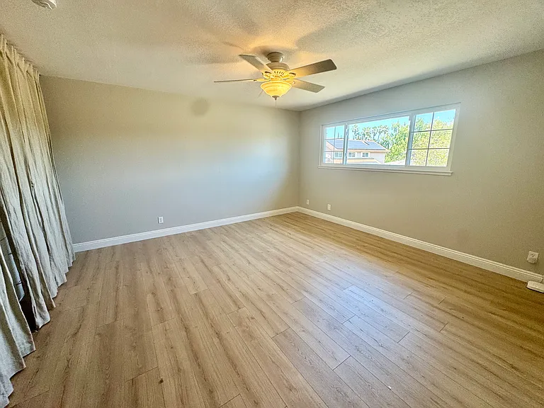 1318 Deb Ct — Photo 16