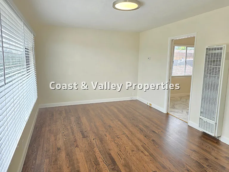 601 Forest Ave — Photo 4