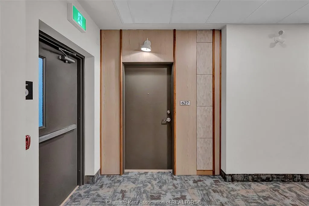2 bed, 1335 sqft, $3,037 — Photo 3