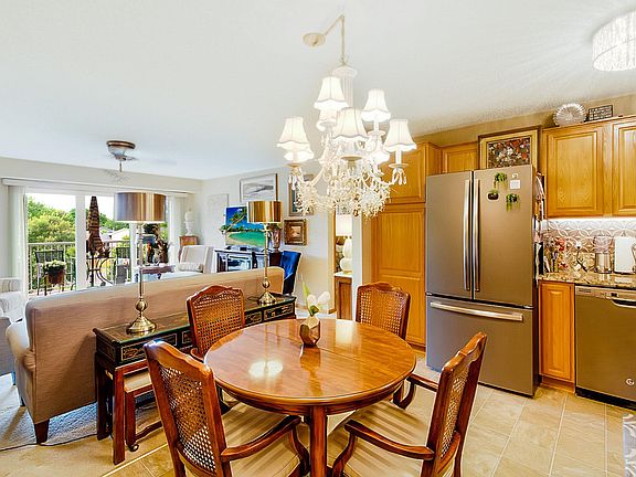 5th image of 15400 Chippendale Ave #301