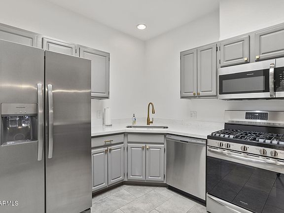 5th image of 3221 N 37TH Street #18