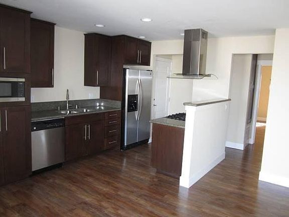 4th image of 3606 Columbia St