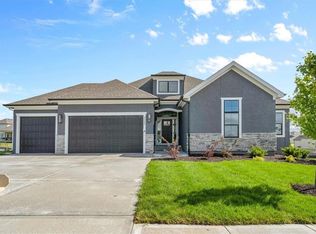 4269 Lake Shore Ct, Basehor, KS 66007