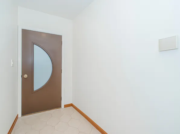 1461 East 3rd Street image 3 of 36