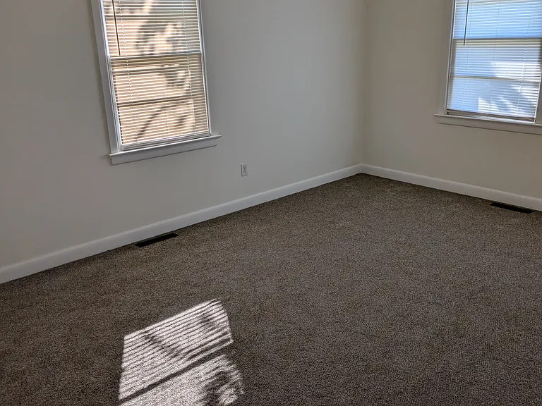 2109 N Berkeley Blvd — Photo 9