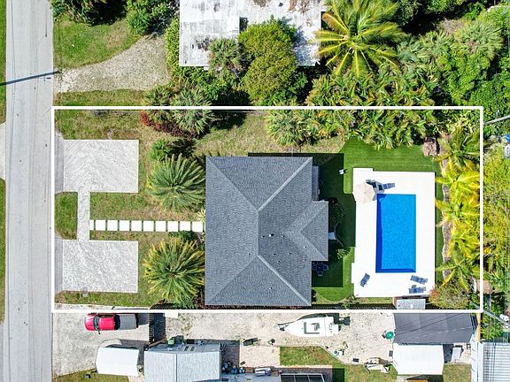 2nd image of 807 SW 14th Court