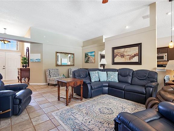 4th image of 3096 Eglington Dr
