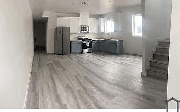 4th image of 532 W Vernon Ave