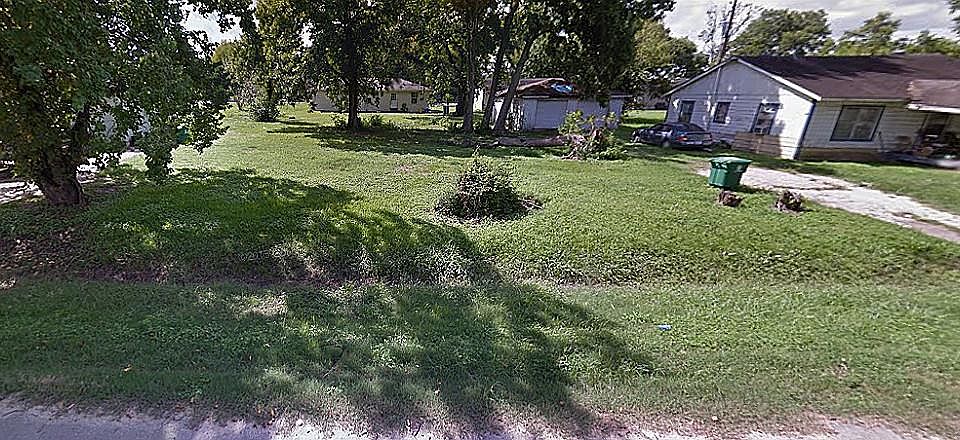 1st image of 9807 Bamboo Rd
