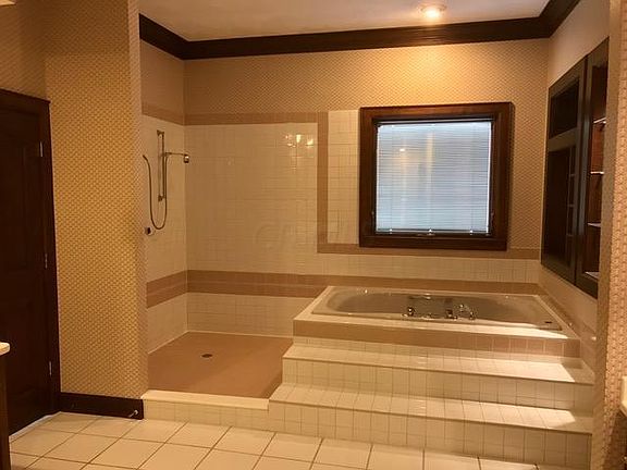 3rd image of 6691 Highland Lakes Pl