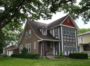 301 Ferguson St, Charles City, IA 50616