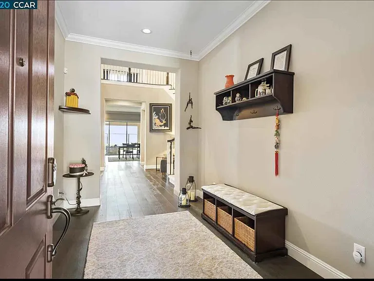 2049 Elderberry Dr — Photo 3