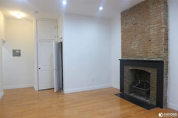 Rented by Oxford Property Group | media 29