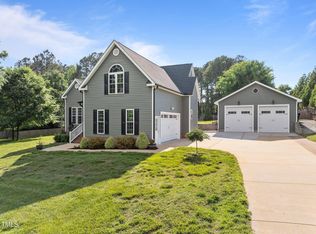 6200 Oliver Creek Pkwy, Holly Springs, NC 27540
