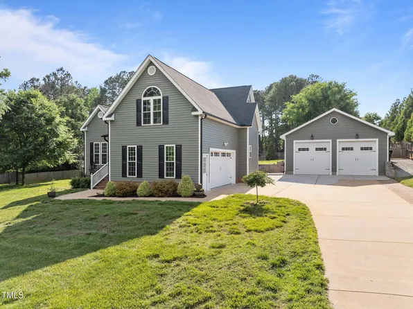 6200 Oliver Creek Pkwy, Holly Springs, NC 27540