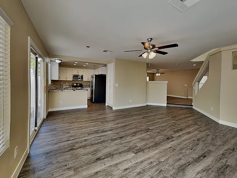 3744 Laguna Veneta Ave — Photo 11