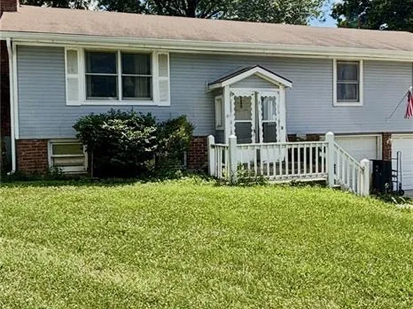 505 E Harold St, Olathe, KS 66061
