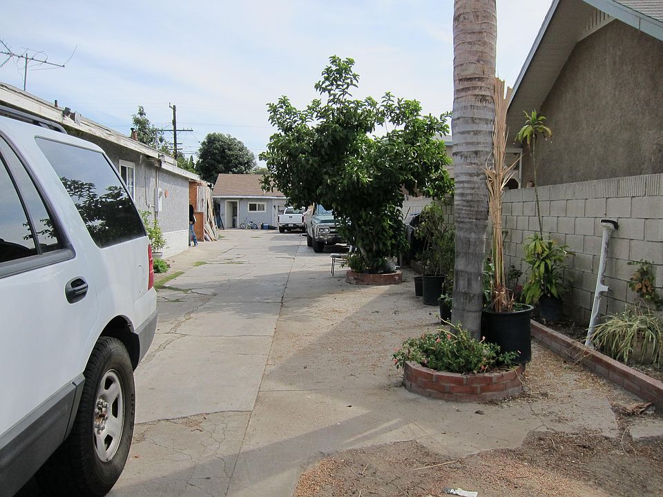 2nd image of 2209 Cypress Ave