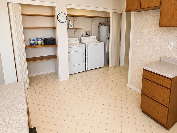 5th image of 16434 Pride Ln