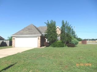 5601 Windsong Dr, Jonesboro, AR 72404
