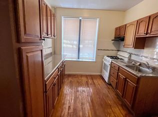 1528 W 9th St #1, Brooklyn, NY 11204