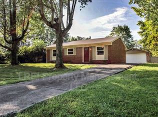 7405 Edenroc Ln, Louisville, KY