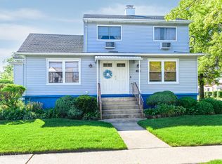 205 Rhame Ave, East Rockaway, NY 11518
