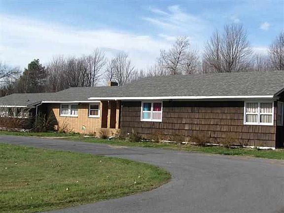 3rd image of 77 Birchwood Dr