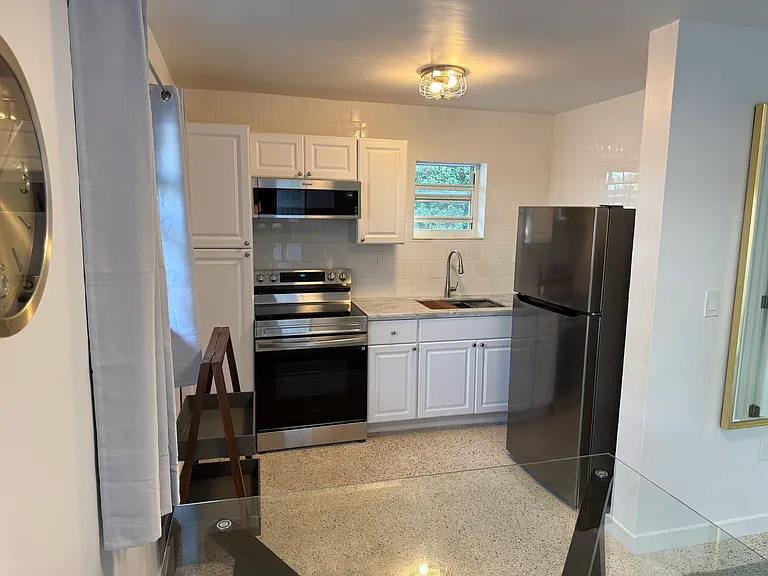 421 SW 9th St #3A — Photo 27