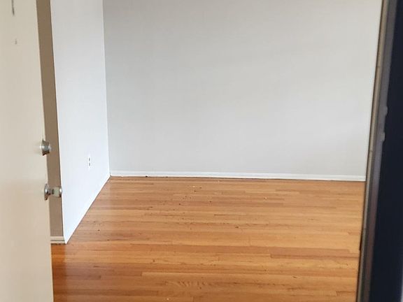3rd image of 2917 Chippewa St Unit C