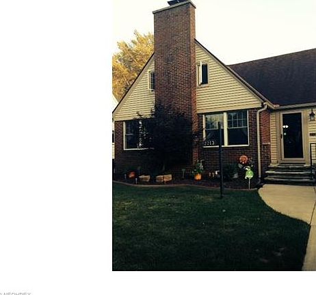 2nd image of 2213 W 11th St