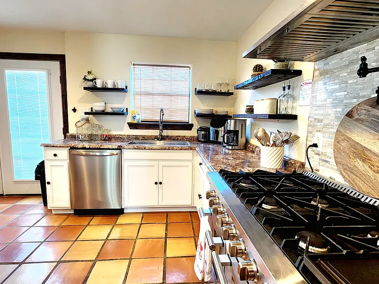 2385 Old Pioneer Rd — Photo 8