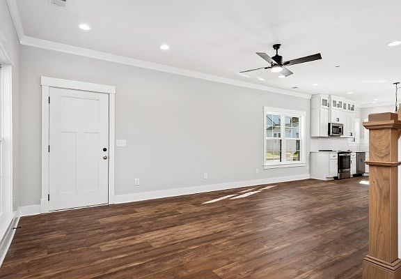 2nd image of 377 Beechcroft Rd