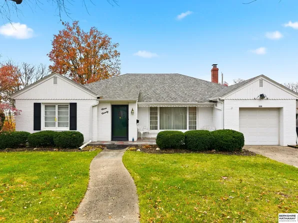 320 S 68th Ave, Omaha, NE 68132