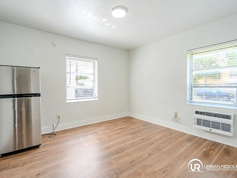433 NE 82nd St #1 — Photo 2