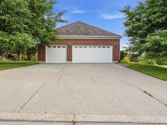 2nd image of 434 S Cardon Ridge Dr