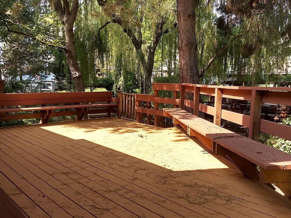 Hidden oasis. Private deck.