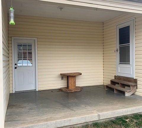 3rd image of 860 Jarboe St NE